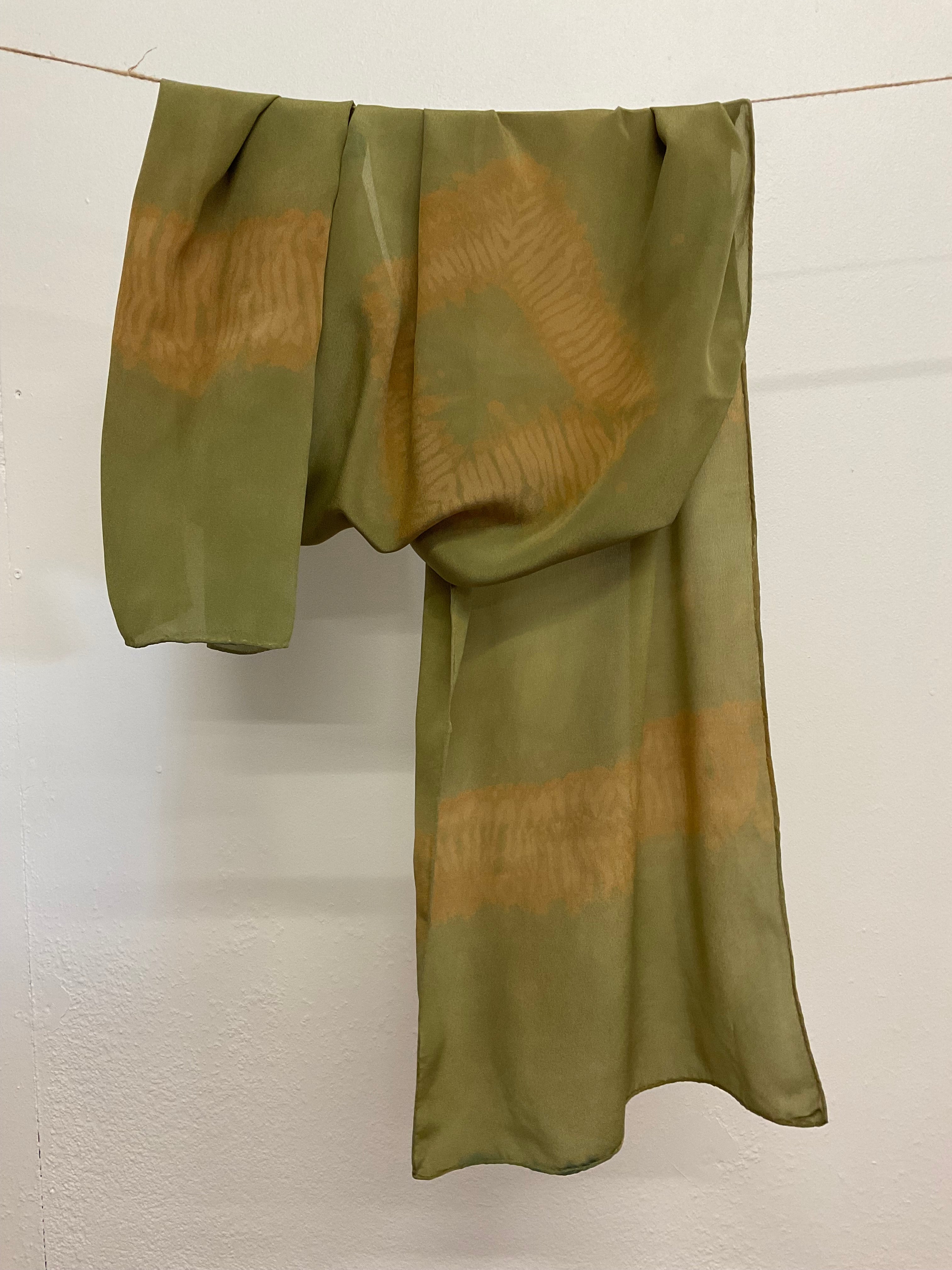 Silkislæða / Silk scarf